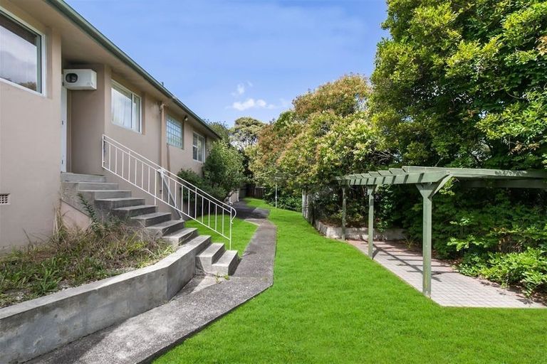 Photo of property in 38a Sunnynook Road, Sunnynook, Auckland, 0620
