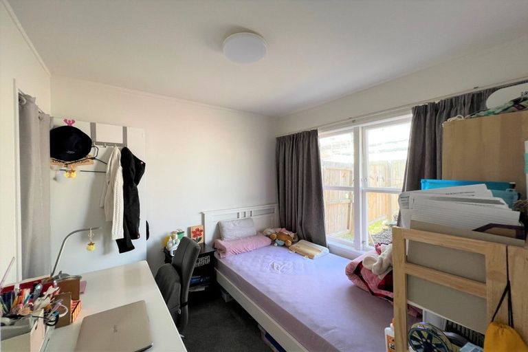 Photo of property in 21d Wells Road, Bucklands Beach, Auckland, 2012