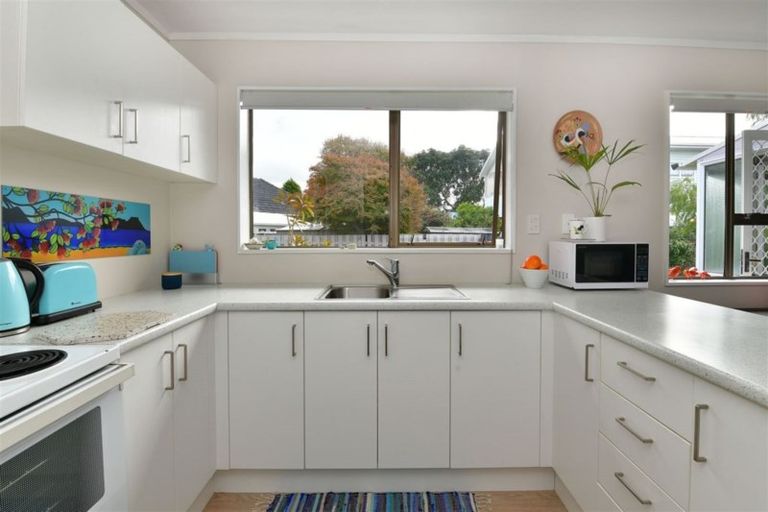 Photo of property in 2/438 Hibiscus Coast Highway, Orewa, 0931