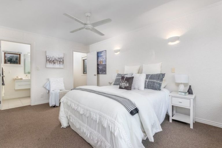Photo of property in 11 Noel Avenue, Orewa, 0931