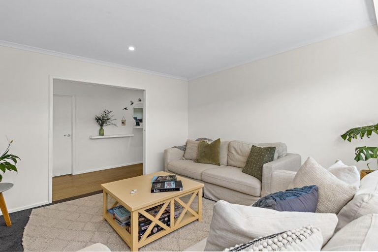 Photo of property in 22 Laly Haddon Place, Matakana, Warkworth, 0985