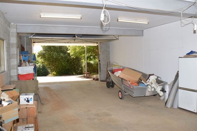 Photo of property in 5 Holmes Bay Road, Pigeon Bay, 7583