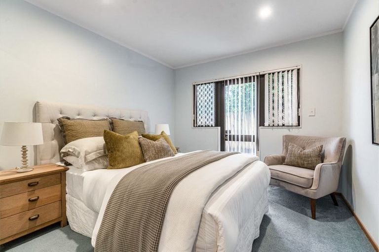 Photo of property in 2/14 Raleigh Road, Northcote, Auckland, 0627