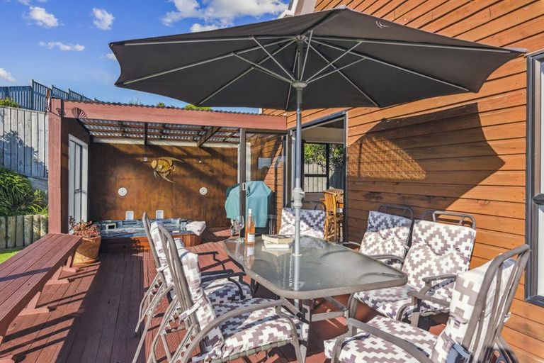 Photo of property in 77 Aorangi Road, Paraparaumu, 5032