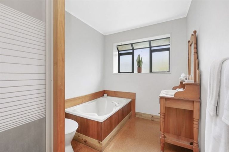 Photo of property in 36 Orlando Crescent, Waimairi Beach, Christchurch, 8083