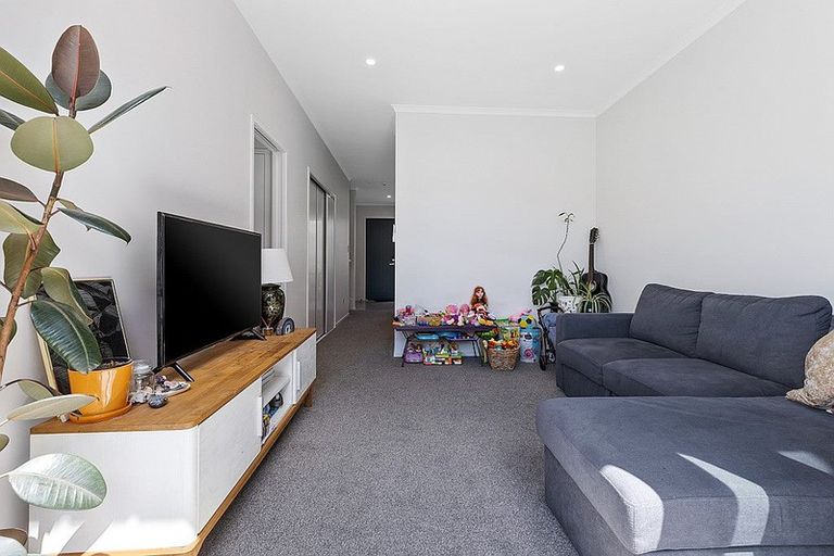 Photo of property in 6 Timu Road, Long Bay, Auckland, 0630