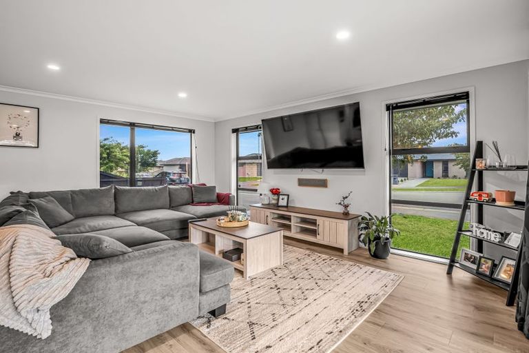 Photo of property in 6 Joy Place, Rolleston, 7614