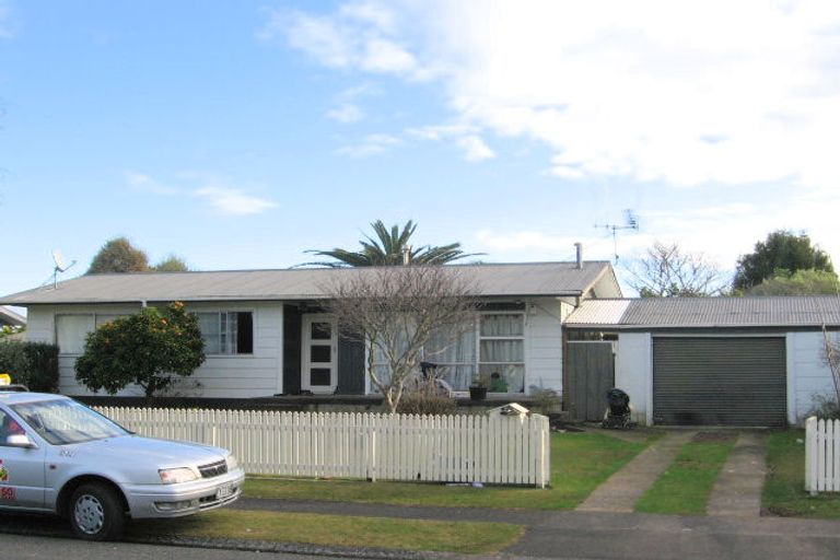 Photo of property in 22 Oakfield Crescent, Pukete, Hamilton, 3200