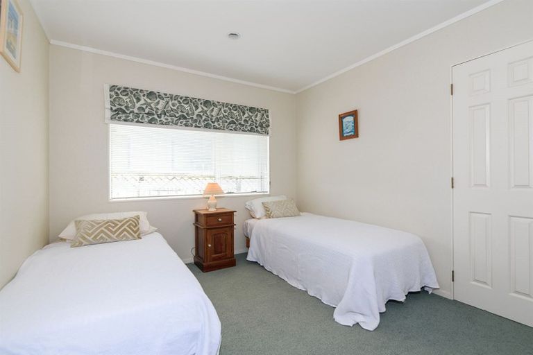 Photo of property in 338 East Coast Road, Sunnynook, Auckland, 0632