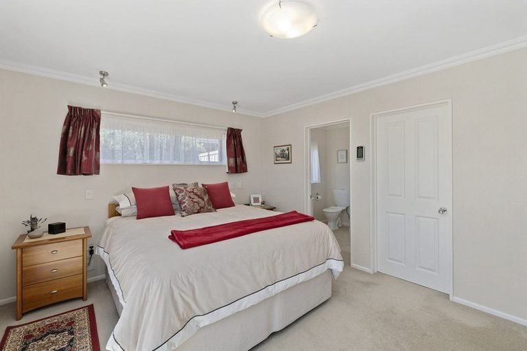 Photo of property in 9 Cranbrook Grove, Waikanae, 5036