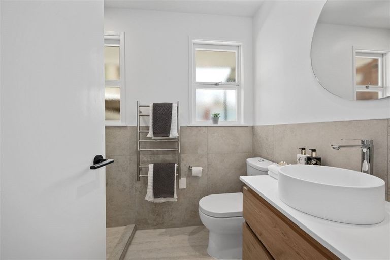 Photo of property in 1/240 Hurstmere Road, Takapuna, Auckland, 0622