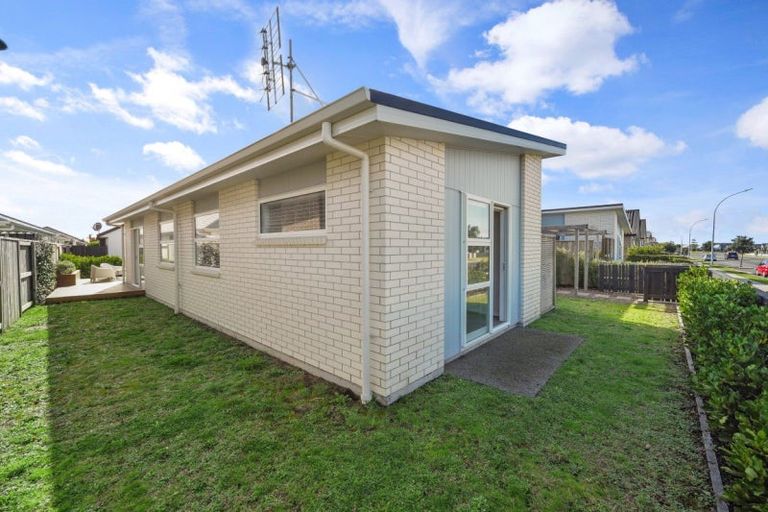Photo of property in 18 Toi Place, Papamoa, 3118