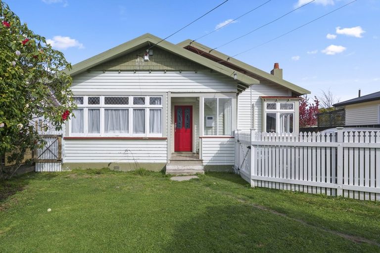 Photo of property in 14 Norton Park Avenue, Fairfield, Lower Hutt, 5011