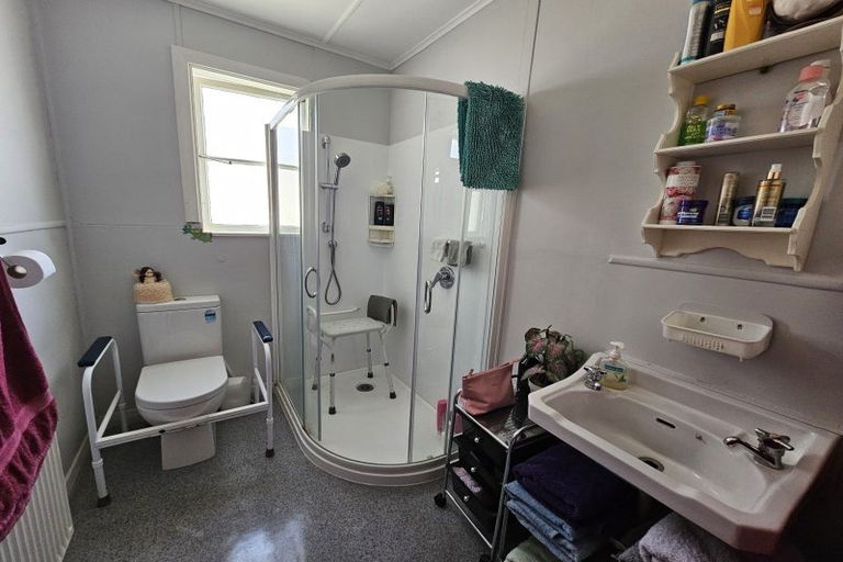 Photo of property in 92 Clyde Street, Balclutha, 9230