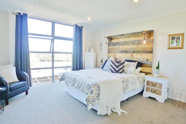 Photo of property in 11 Kauri Drive, Takanini, 2112