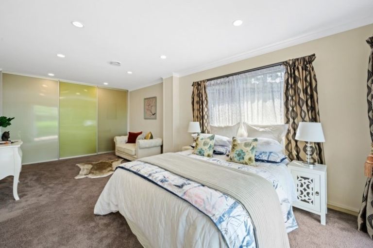 Photo of property in 200 Fisher Parade, Farm Cove, Auckland, 2012