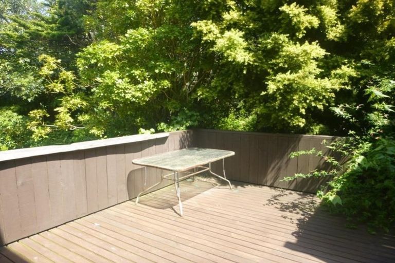 Photo of property in 6 Matuhi Street, Tirohanga, Lower Hutt, 5010