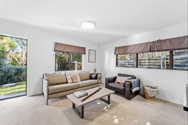 Photo of property in 34 Grand View Road, Leigh, 0985