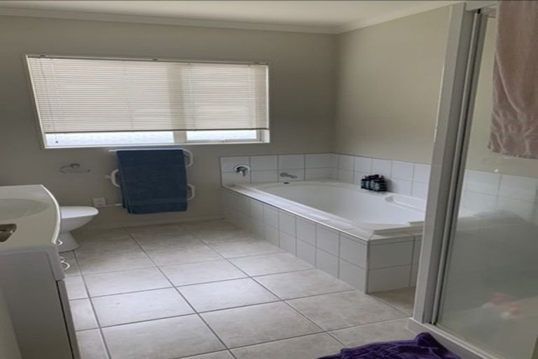 Photo of property in 11 Orbit Place, Flat Bush, Auckland, 2019