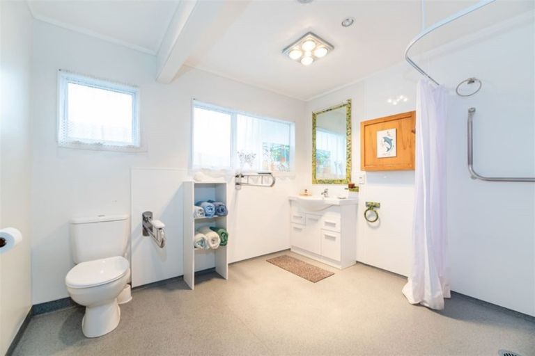 Photo of property in 1/6 Koromiko Street, New Lynn, Auckland, 0600