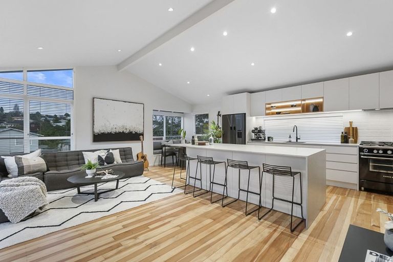 Photo of property in 13 Keldale Place, Forrest Hill, Auckland, 0620