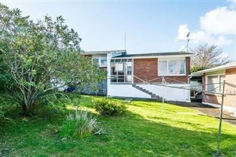 Photo of property in 3/3 Evelyn Place, Hillcrest, Auckland, 0627