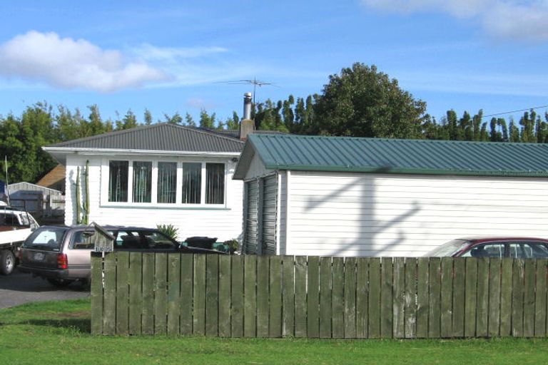 Photo of property in 105b Wharf Road, Te Atatu Peninsula, Auckland, 0610