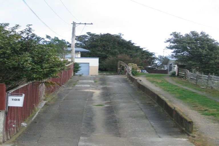 Photo of property in 105 Driver Crescent, Cannons Creek, Porirua, 5024