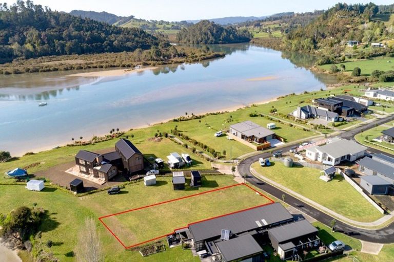 Photo of property in 23 Admiral Drive, Cooks Beach, Whitianga, 3591