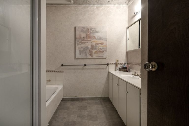 Photo of property in 10a Seaway Terrace, Otumoetai, Tauranga, 3110