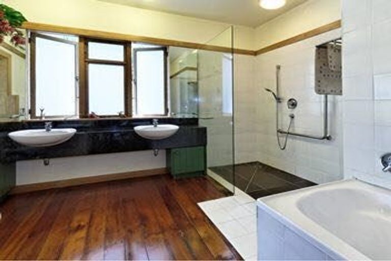 Photo of property in 15 Mamari Road, Whenuapai, Auckland, 0618