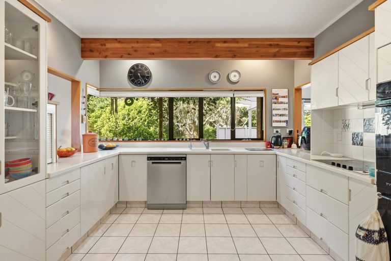 Photo of property in 22 Myrtle Drive, Omokoroa, 3114