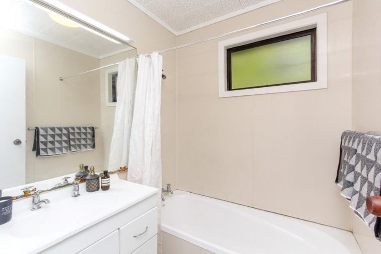 Photo of property in 17b Clawton Street, Westown, New Plymouth, 4310