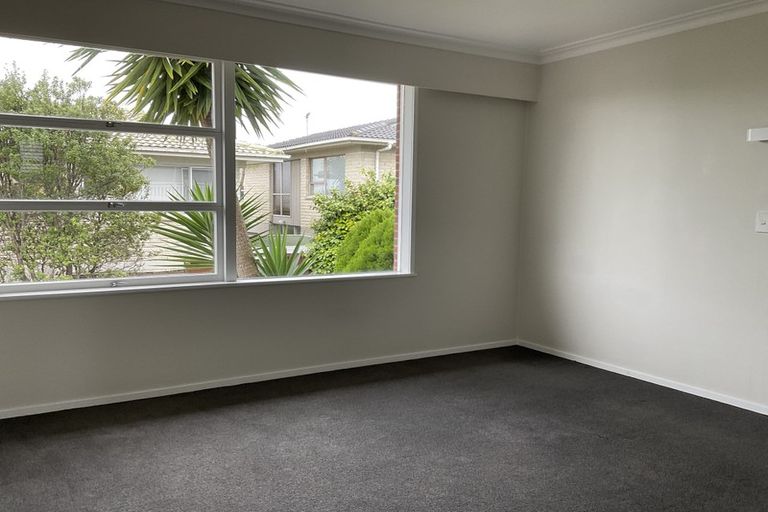 Photo of property in 2/28 Norman Road, Hauraki, Auckland, 0622