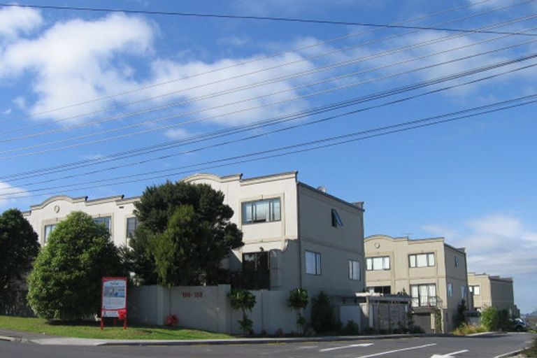 Photo of property in 11/166 Mokoia Road, Chatswood, Auckland, 0626