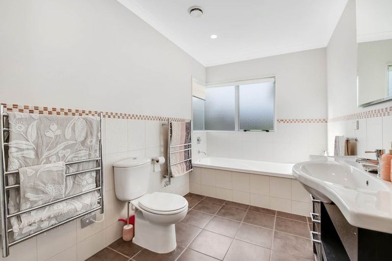 Photo of property in 32 Vinewood Drive, Albany, Auckland, 0632