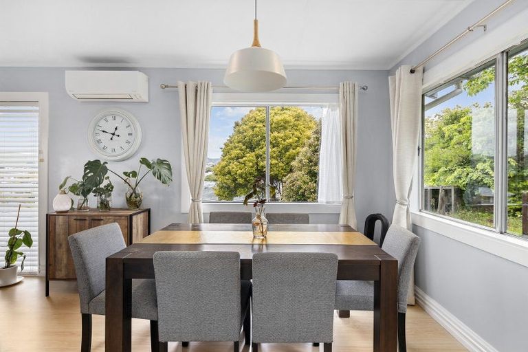 Photo of property in 43 Desert Gold Street, Ascot Park, Porirua, 5024