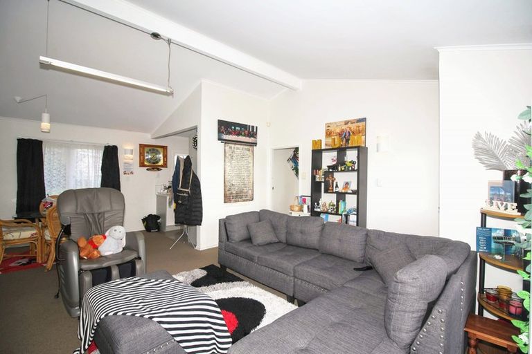 Photo of property in 4/94 Pah Road, Papatoetoe, Auckland, 2025