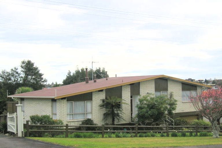 Photo of property in 82 Tuhikaramea Road, Dinsdale, Hamilton, 3204