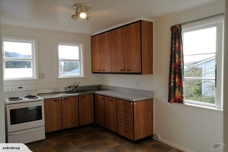 Photo of property in 32 Judd Crescent, Naenae, Lower Hutt, 5011