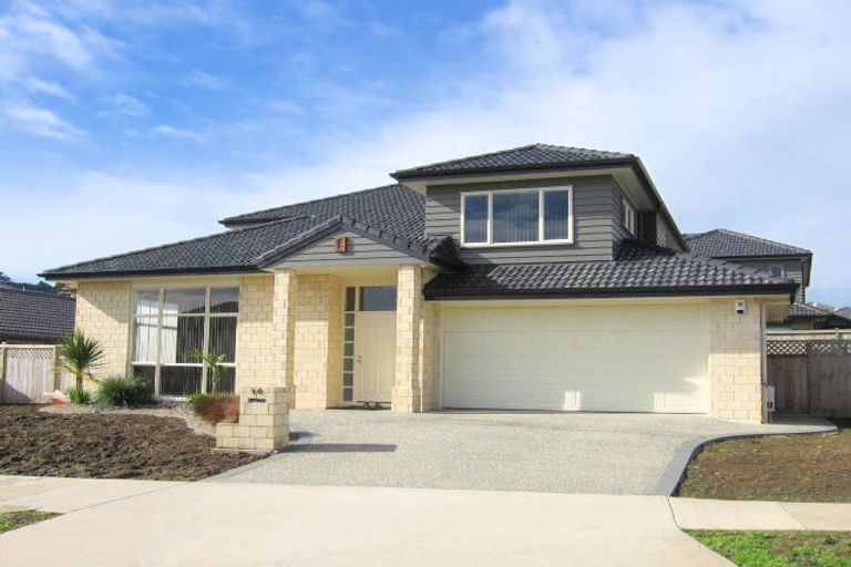 Photo of property in 10 Pennygale Close, Flat Bush, Auckland, 2016