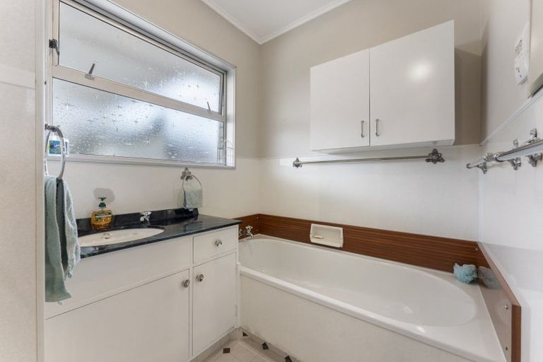 Photo of property in 1 Waltham Court, Cloverlea, Palmerston North, 4412