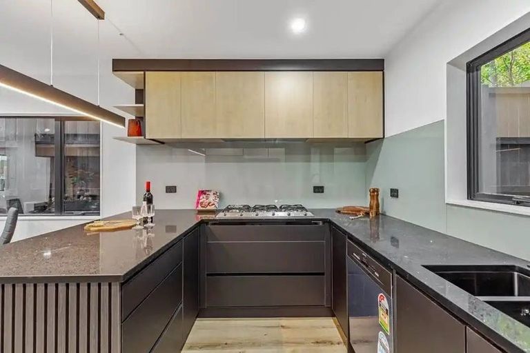 Photo of property in 56c Donovan Avenue, Massey, Auckland, 0614