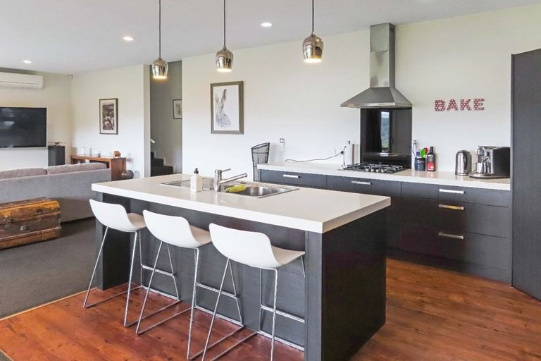 Photo of property in 29 Mcewen Crescent, Riverstone Terraces, Upper Hutt, 5018