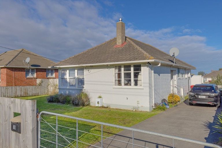 Photo of property in 15 Maire Street, Gonville, Whanganui, 4501