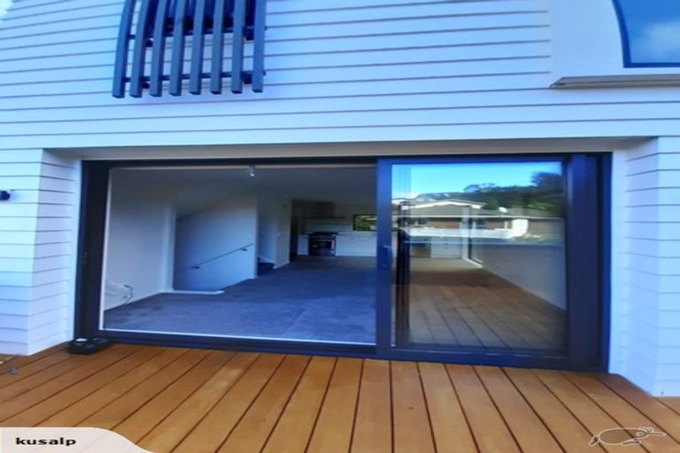 Photo of property in 31 Percy Dyett Drive, Karori, Wellington, 6012