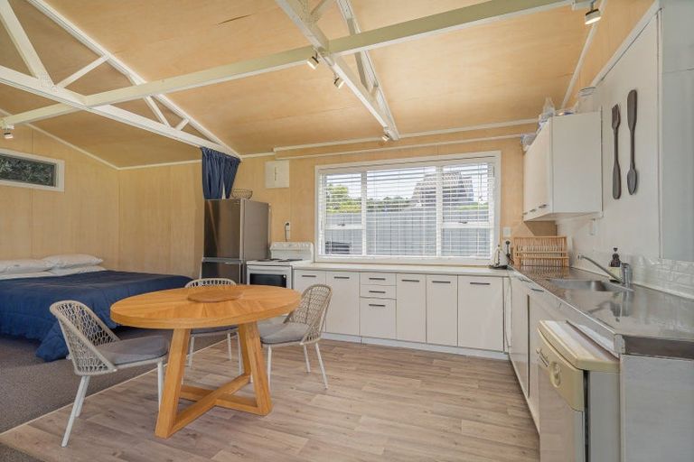 Photo of property in 40 Hardy Place, Cooks Beach, Whitianga, 3591