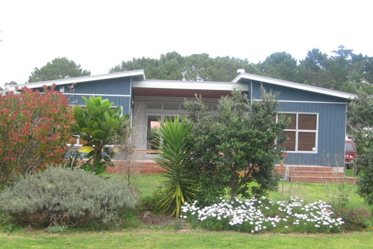 Photo of property in 105 Karaka Place, Matarangi, Whitianga, 3592
