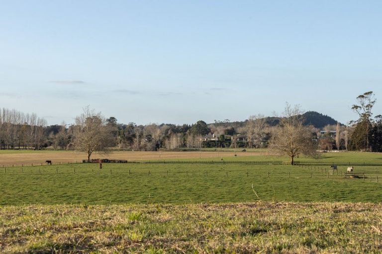 Photo of property in 150 Monument Road, Clevedon, 2582