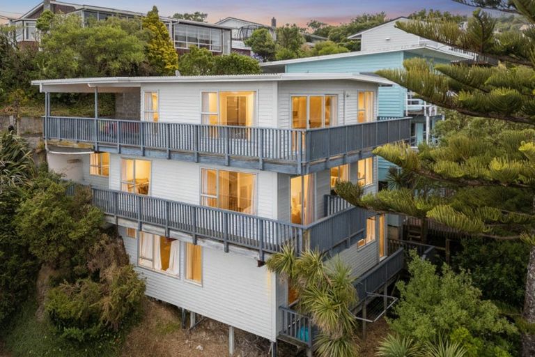 Photo of property in 10 Laurent Place, Kingston, Wellington, 6021